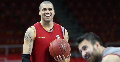 Θετικός ο Σιλμπ για ΑΕΚ, από εβδομάδα εξελίξεις