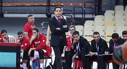 Θερμό χειροκρότημα οργανωμένων και σύνθημα σε Σφαιρόπουλο