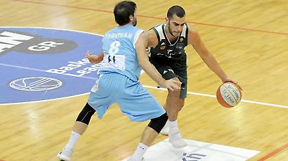 Κοιτάζει τον Μποχωρίδη ο Άρης