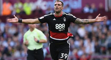 Πρωτοφανές ξέσπασμα του πατέρα Βέλλιου για Νότιγχαμ και… Μαρινάκη! (pic)