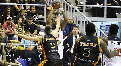 Ασταμάτητος Προμηθέας άλωσε και τα Τρίκαλα