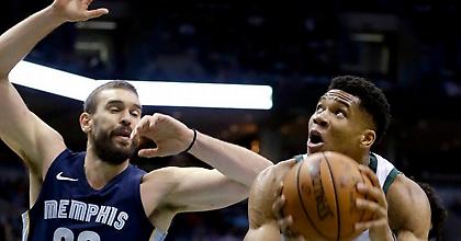 Double-double ο Αντετοκούνμπο, στη συντριβή των Μπακς