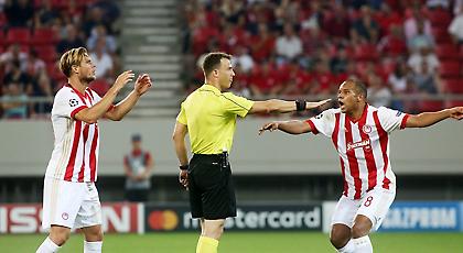 Ο γουρλής Τσβάιερ «σφυρίζει» το Σπόρτινγκ-Ολυμπιακός