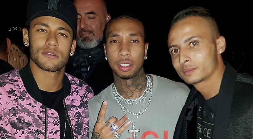 Το «έκαψε» μέχρι πρωίας ο Νεϊμάρ με τον Tyga σε κλαμπ του Παρισιού