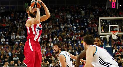 Η Ευρωλίγκα… θυμήθηκε τον Σπανούλη να «πυροβολεί» τη Ρεάλ στο Λονδίνο (video)