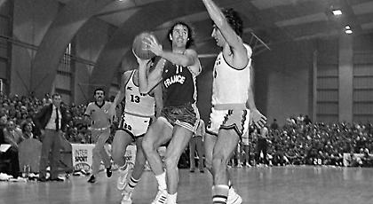 ΝΤΟΚΟΥΜΕΝΤΟ ΣΕ ΠΡΩΤΗ ΠΡΟΒΟΛΗ: Το μυθικό Γαλλία-Ελλάδα 126-130 του 1985