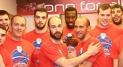 Υπόκλιση Σπανούλη σε Αγγελόπουλους για τη δωρεά (pic)