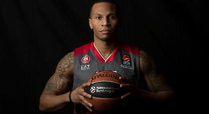 Με τη μαύρη εμφάνιση η Αρμάνι κόντρα στον Ολυμπιακό