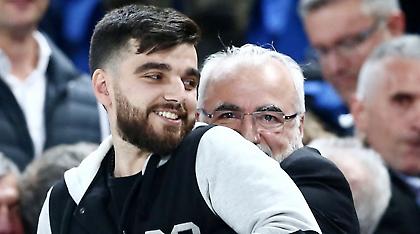 Έδωσε… ραντεβού στον Λευκό Πύργο με το πρωτάθλημα ο Σαββίδης (pic)