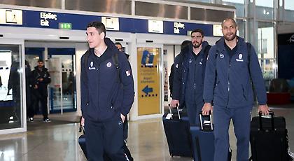 Κλικ από την αναχώρηση της Εθνικής για την Αγγλία (pics)