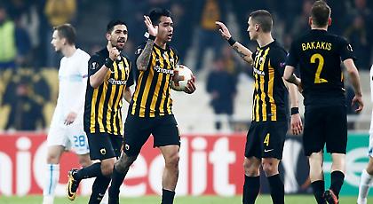 Αρνείται να χάσει, αλλά όλο και κάτι χάνει...