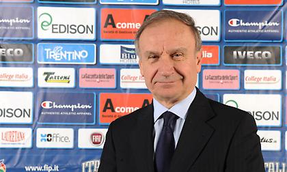 Πετρούτσι: «Όνειρο των παικτών πρέπει να είναι η Εθνική, όχι η Ευρωλίγκα»