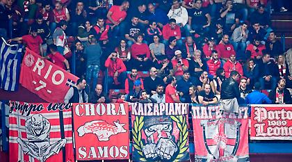 Υπόκλιση Ολυμπιακού στους «πιστούς» του