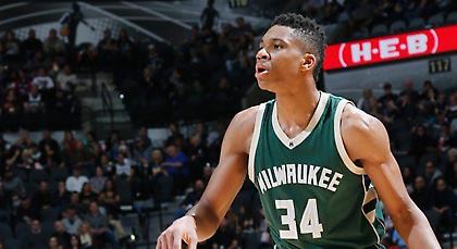 Με double - double επέστρεψε ο Γιάννης, ήττα για τους Μπακς