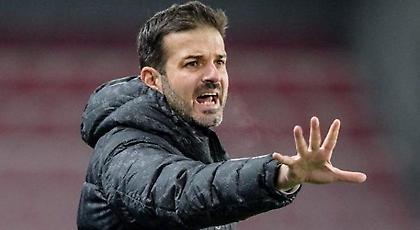 Κράζει Στραματσόνι ο Τύπος της Τσεχίας: «Μιλάει σοβαρά;»