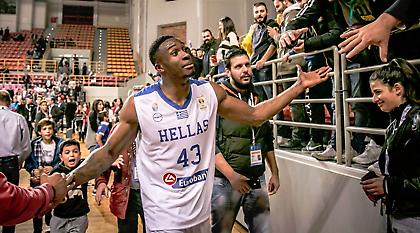 Αυτοτρολάρισμα του Θ. Αντετοκούνμπο για το «ασανσέρ» (pic)