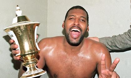 Ρόι Τάρπλεϊ: Ένας γίγαντας που νικήθηκε από τον εαυτό του!