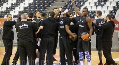 Προπόνηση με τους διεθνείς στον ΠΑΟΚ