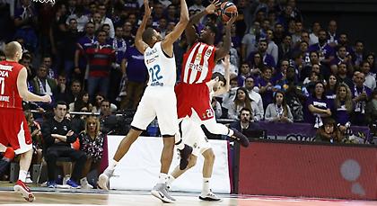 «Βόμβα» του Ερυθρού Αστέρα μέσα στη Μαδρίτη με… υπογραφή Άντιτς!