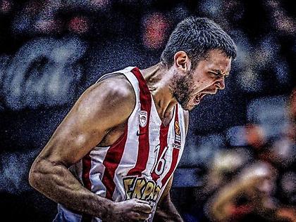 Ολυμπιακός: Επαγγελματίας μαχητής!