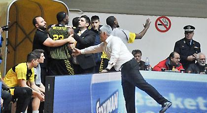 «Θερμό» επεισόδιο του Πέτγουεϊ με οπαδούς του Άρη!