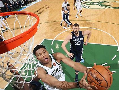 Με Αντετοκούνμπο οι θεαματικότερες φάσεις του Νοεμβρίου (vids)