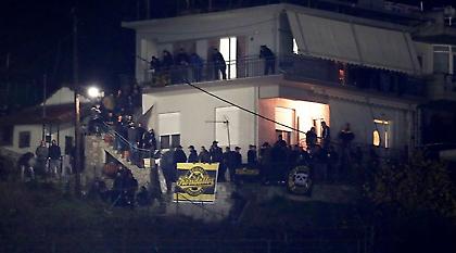 Στο βουνό και στις πολυκατοικίες οι οπαδοί της ΑΕΚ (pics)