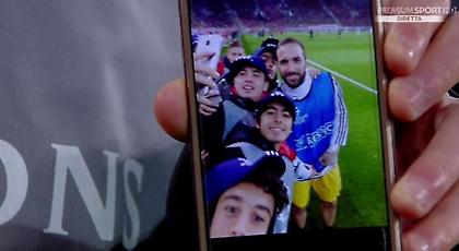 Η selfie του Ιγκουαΐν με τα ball boys του Ολυμπιακού! (pic)