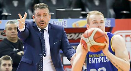 Παπαθεοδώρου: «Όλοι χρειάζονται χρόνο, δεν υπάρχει μαγικό ραβδί»