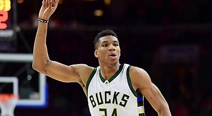 Ευχές των Μπακς στον Αντετοκούνμπο και ξεχωριστό δώρο