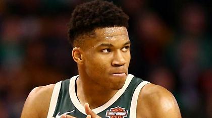 O Giannis άλλαξε επίπεδο και χτυπάει… 40άρια! (vids)