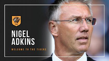 Ο Άντκινς ανέλαβε τη Χαλ