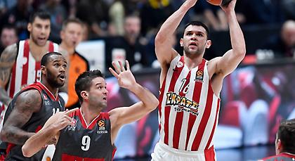 Παπανικολάου: «Να προστατεύσουμε την έδρα μας»