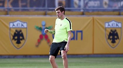 Ο Μπάρκας έβλεπε ΑΕΚ στο κρεβάτι γάμου της αδερφής του (pic)