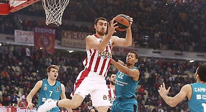 Μιλουτίνοφ: «Είναι ακόμη Δεκέμβρης και έχουμε πολλά παιχνίδια μπροστά μας»