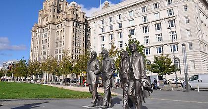 Η βρετανική εισβολή στον ρου της ιστορίας με την Mπύρα, την Mπάλα και τους Beatles