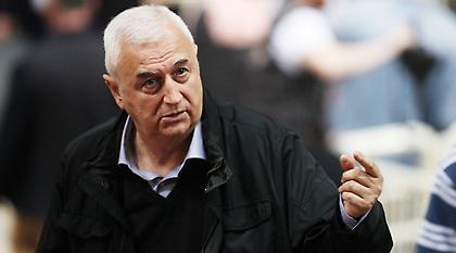 «Δεν ψάχνει προπονητή η ΑΕΚ»