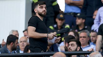 Αιχμές Σαββίδη για Καραπαπά με... πακιστανικές σημαίες! (pic)