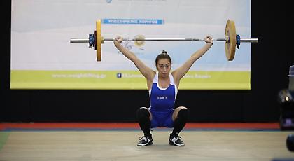 Πανελλήνιο ρεκόρ στην αυλαία των πρωταθλημάτων της άρσης βαρών
