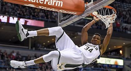 Giannis: ΔΕΝ τον σταματάει κανείς, 32 παίκτες σε posters! (videos)