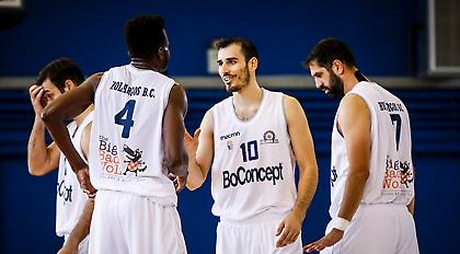 Ασταμάτητος ο Χολαργός, ανέβηκε δεύτερος