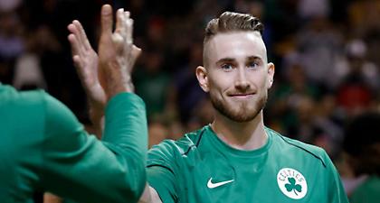 Έβγαλε την μπότα ο Χέιγουορντ (video)