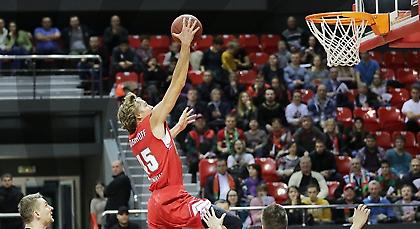 Συνεχίζουν αήττητες Μπάγερν και «Λόκο»