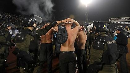 Και Έλληνας στα άγρια επεισόδια μεταξύ των οπαδών της Παρτιζάν (video)