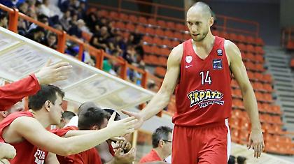 Δεν παίρνει παίκτη και περιμένει Τιλί ο Ολυμπιακός