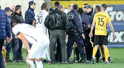 Καραμπετάκης: «Για αυτό δεν ήρθε στη συνέντευξη Τύπου ο Παπαδόπουλος, έκλεισε τα μάτια ο επόπτης»