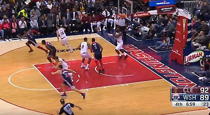 Ο… quarterback Λεμπρόν (video)