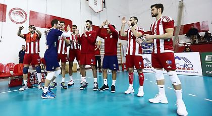 Δύο σετ μακριά από την πρόκριση ο Ολυμπιακός