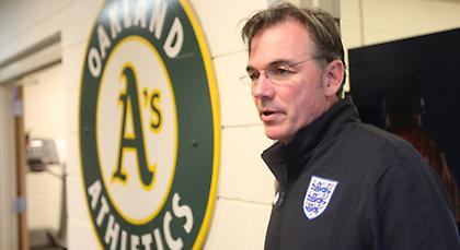 Ο άνθρωπος που ενέπνευσε το Moneyball αγόρασε την Μπάρνσλεϊ! (video)