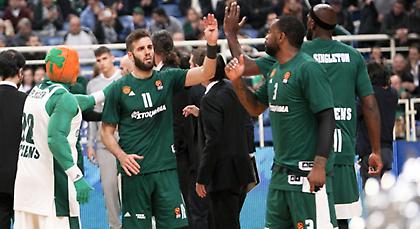 Ο Παππάς έπαθε… Καλάθη (video)